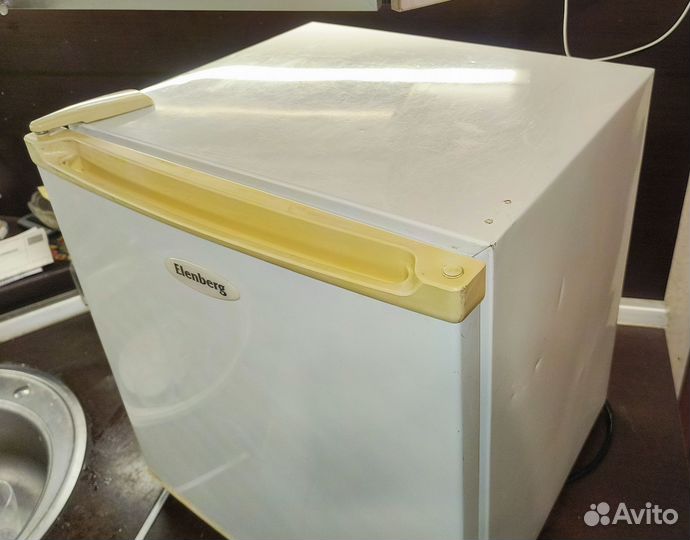 Мини холодильник с морозильной камерой