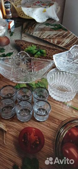Вазочки конфетницы хрусталь и рюмочки хрусталь
