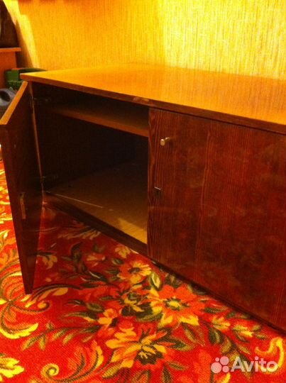 Ретро-тумбочка