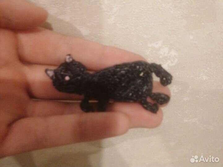 Лежанка с котом