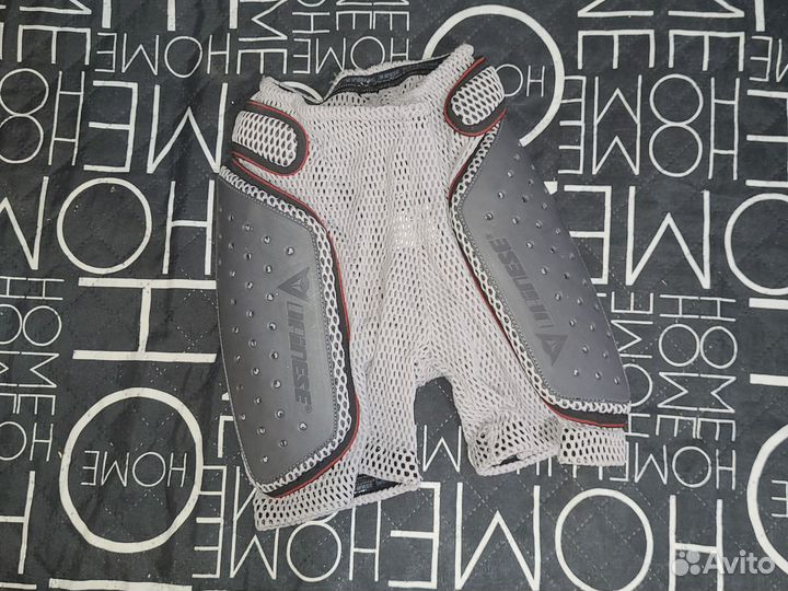 Защитные шорты Dainese Action