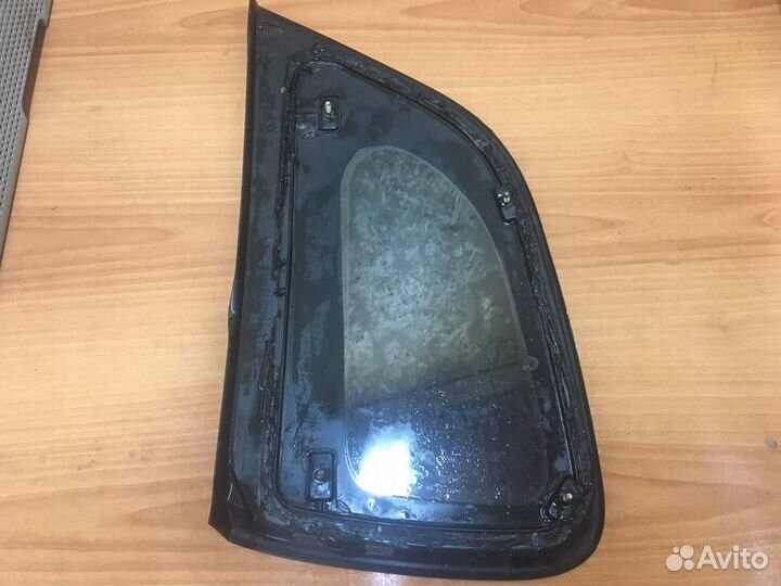 Форточка на Hyundai Tucson