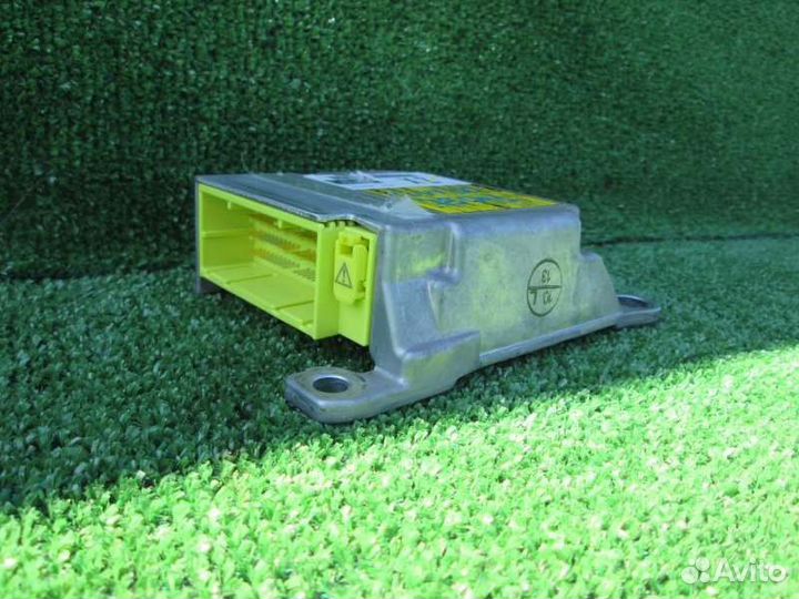 Блок управления airbag Toyota Prius ZVW30 2ZR-FXE