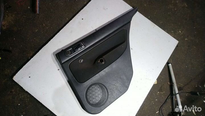 Обшивка двери задней volkswagen bora R, L