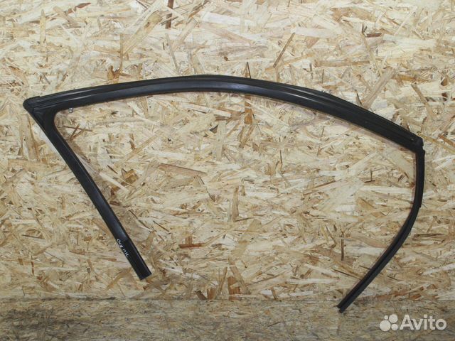 Уплотнитель стекла двери передний Kia Ceed 3