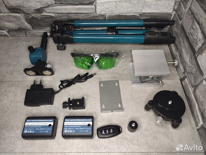 Лазерный уровень Makita 4D, 16 линий с треногой