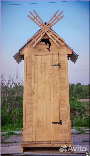 Уличный туалет деревянный