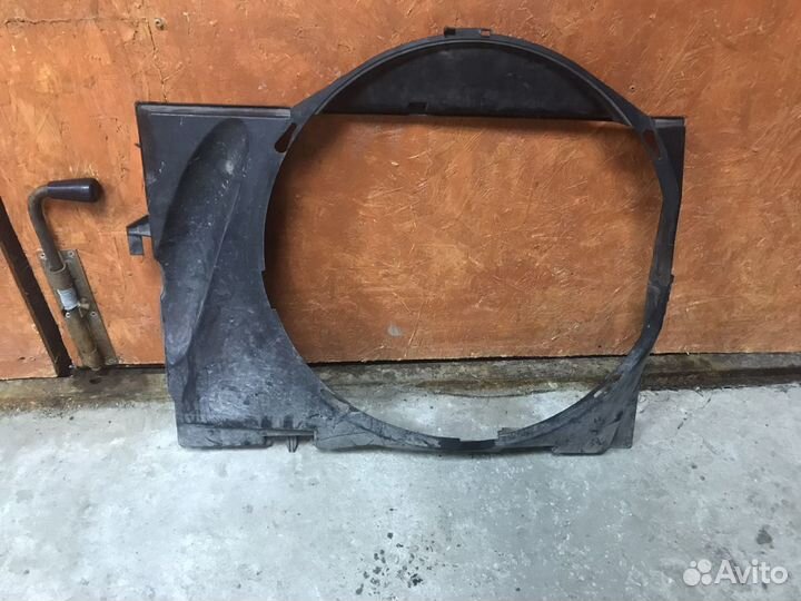 Дефлектор вентилятора mercedes w140