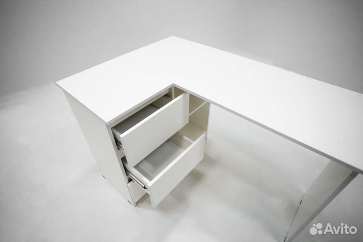 Стол письменный угловой Охта (белый)