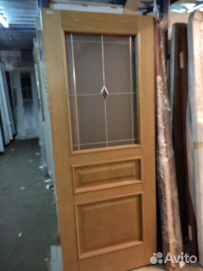 Двери Волховец с витрины на 80