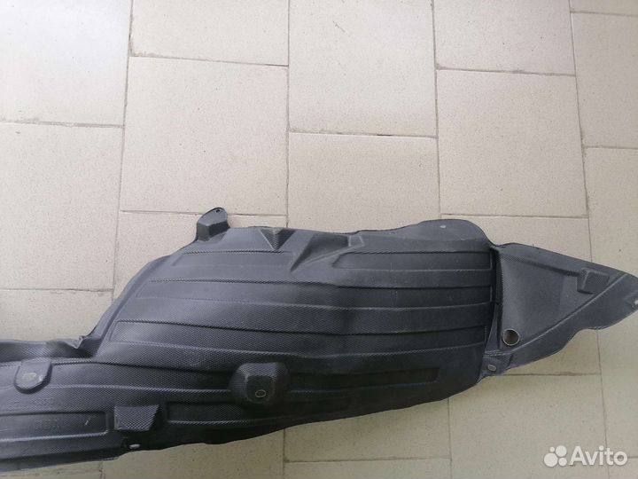 Подкрылок правый передний Nissan Qashqai