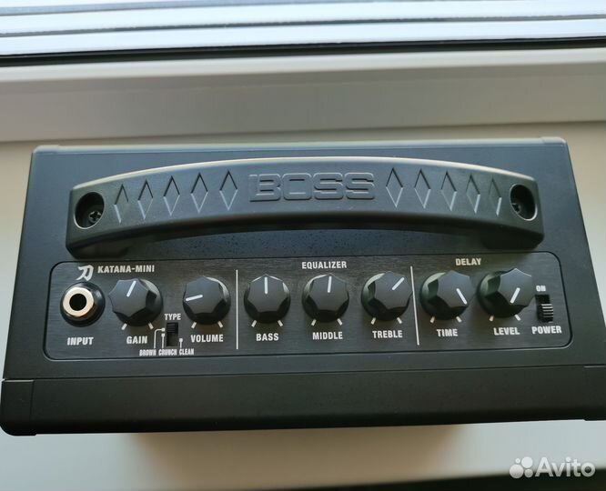 Гитарный комбоусилитель Boss Katana mini