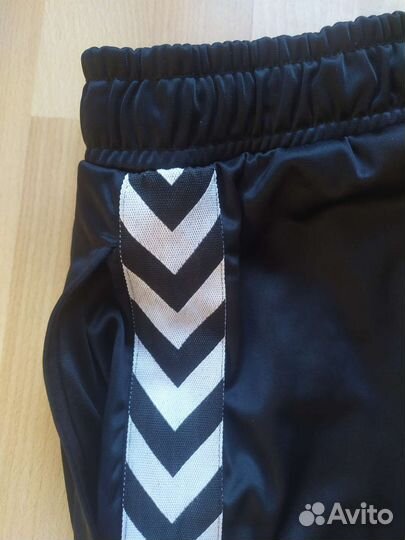 Спортивные шорты Hummel