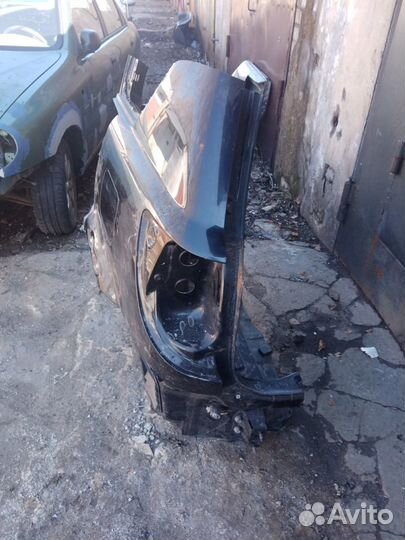 Крыло заднее левое с частью кузова Pontiac Viebe