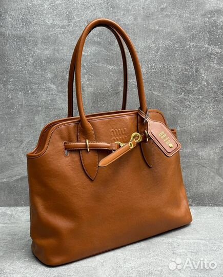 Сумка с ручками кожаная MIU MIU коричневая