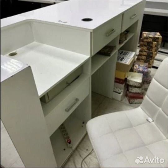 Стойка ресепшн