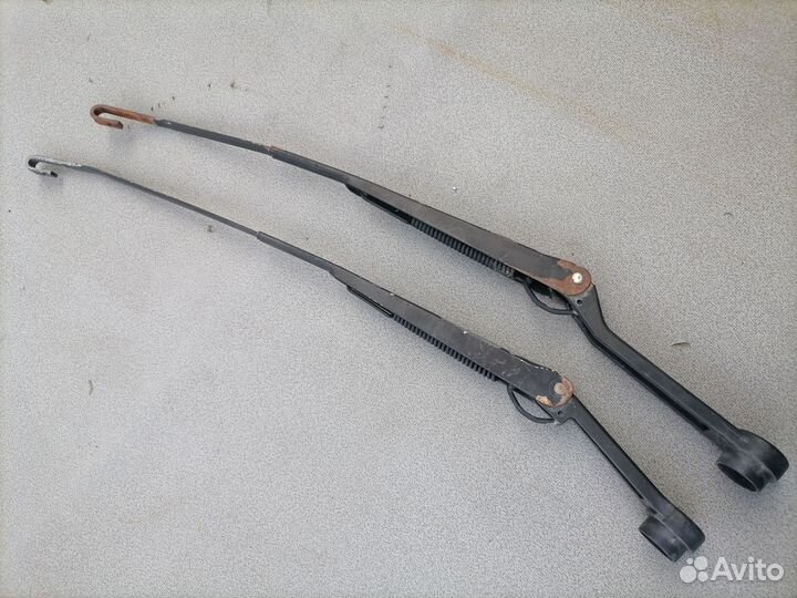 Поводок стеклоочистителя (дворник) Kia Sephia