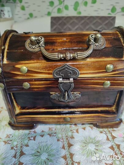 Сундучок деревянный с замочком,ручная работа