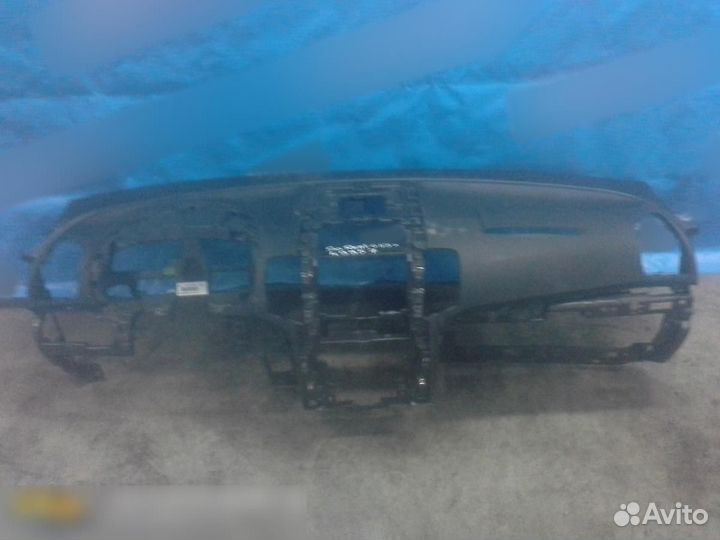 Торпедо Kia Sorento 2009