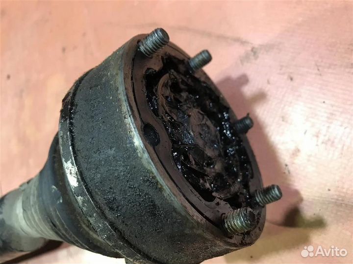 Привод передний правый Шкода Октавиа 1Z (2008