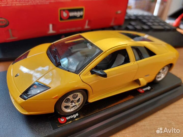 Модель автомобиля Lamborghini Murcielago 1:24