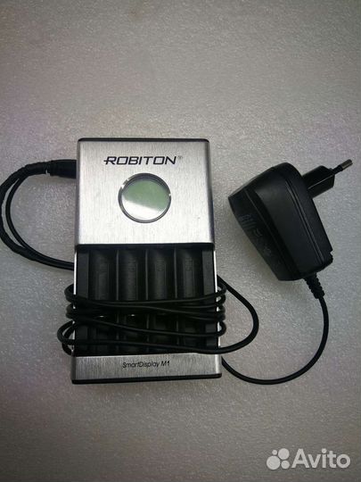 Зарядное устройство Robiton Smart Display M1 LCD