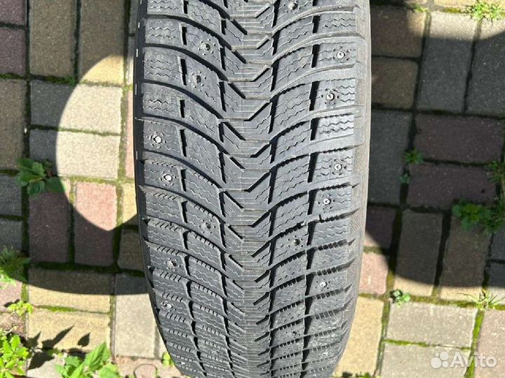 Michelin X-Ice North 3 215/65 R16
