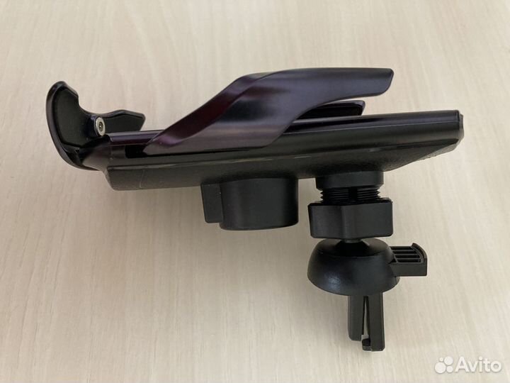 Автомобильное зарядное устройство для телефона