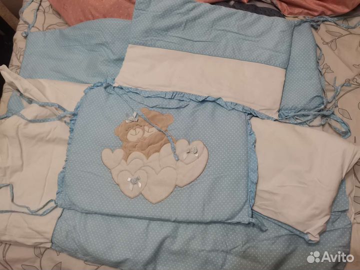 Бортики и одеяло в кроватку