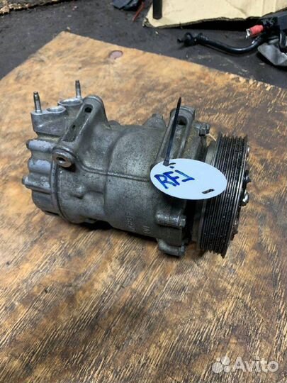 Компрессор кондиционера Peugeot 407 2004-2011 RFJ