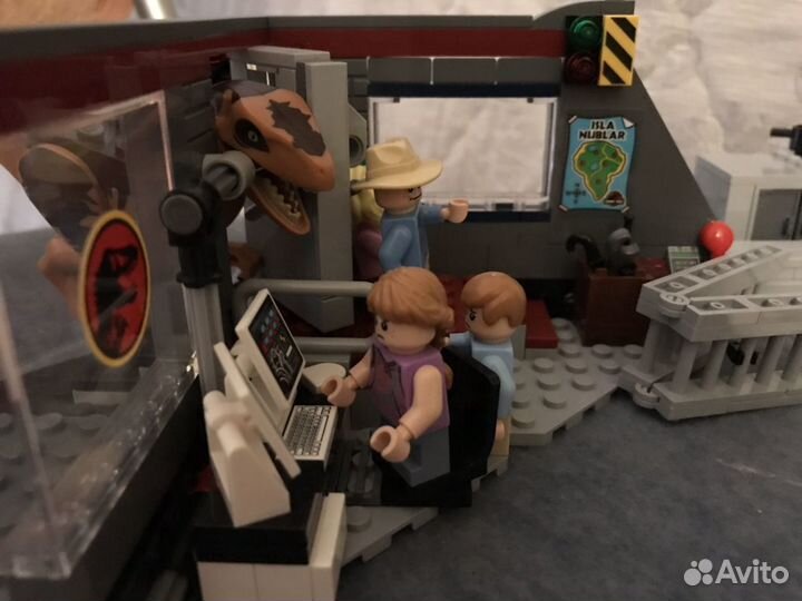 Lego Jurassic World 75932