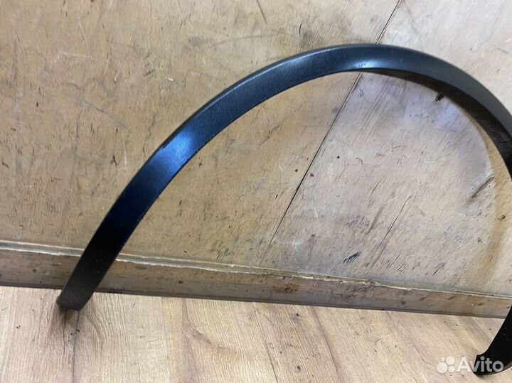 Накладка крыла заднего правого Volkswagen Touareg