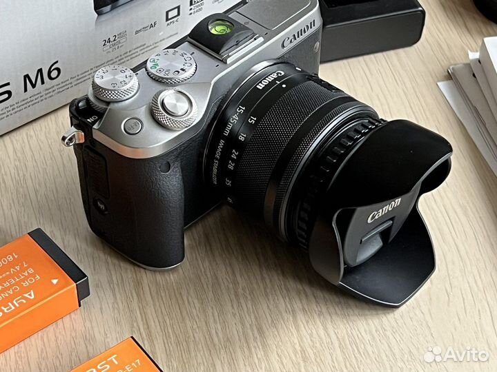 Canon m6 + 15-45mm