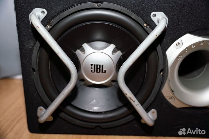 Сабвуфер JBL GT5-1204BR