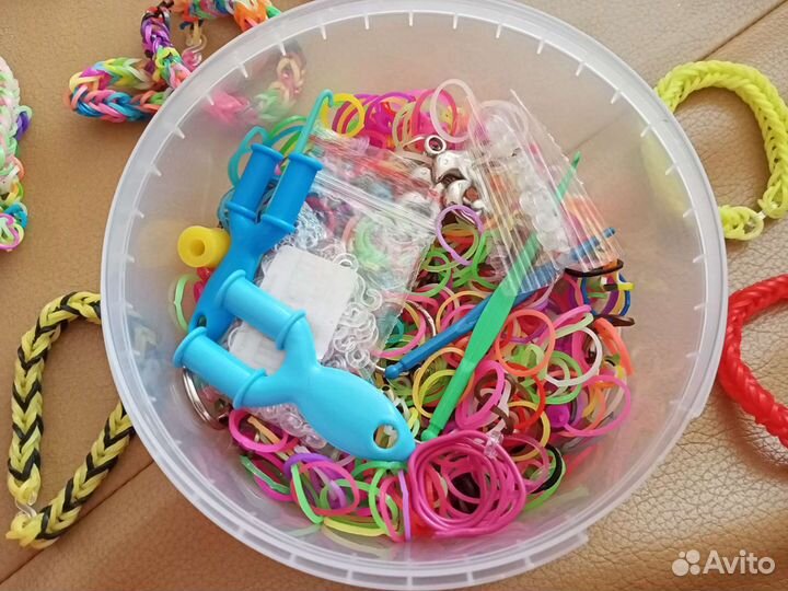 Набор резиночек для плетения + пакетик чем их соед