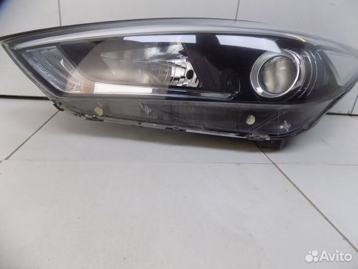 Фара левая Hyundai Tucson