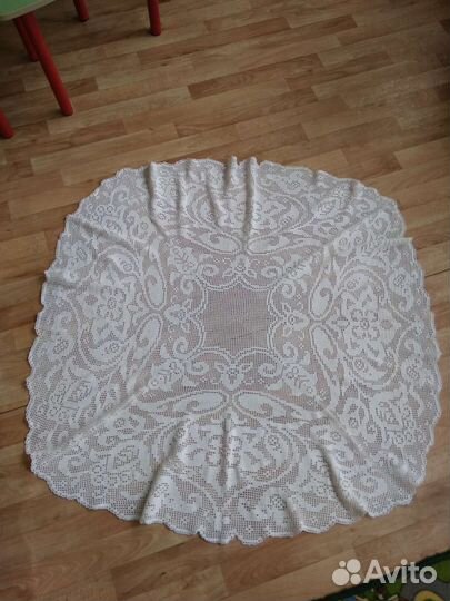 Скатерть круглая вязаная