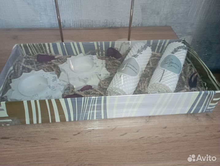 Ароматизированные свечи и подсвечники