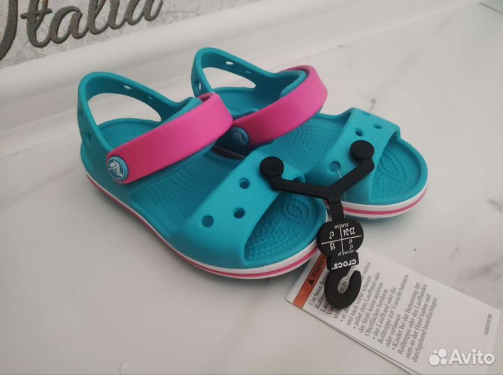 Сандали crocs