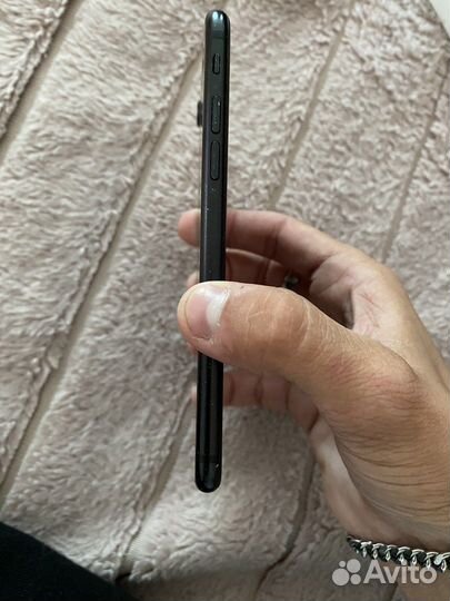 Телефон iPhone 7