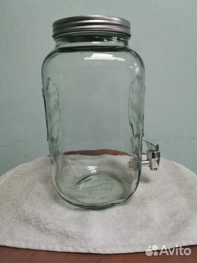 Банка с краном