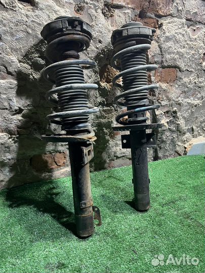 Стойки передние в сборе Skoda Fabia 1999-2007