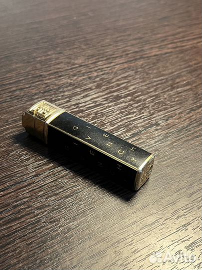 Зажигалка givenchy