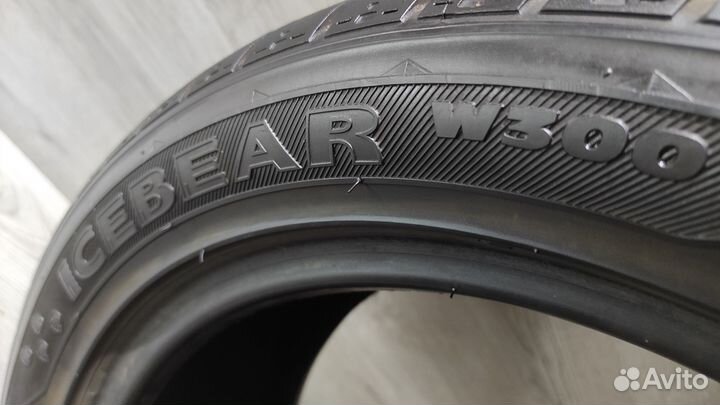 Hankook IceBear W300 215/50 R17
