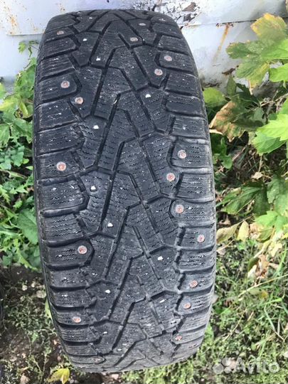 Pirelli Ice Zero 215/60 R16 99T