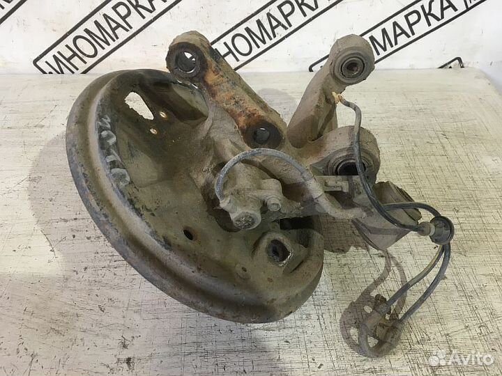 Кулак поворотный задний правый Toyota Avensis 1