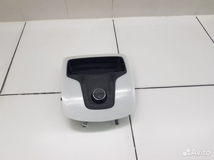 Плафон внутреннего освещения (передних кресел)