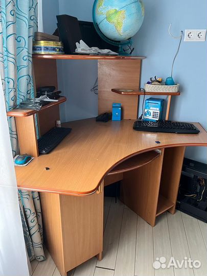 Компьютерный стол