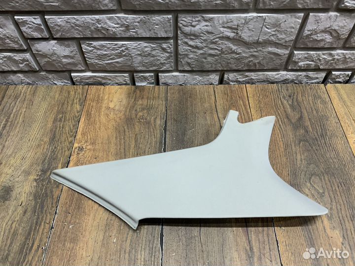 Skoda Superb Обшивка стойки задней верхняя