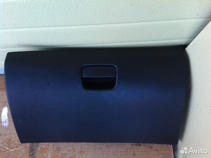 Хундай Солярис-бардачек(перчат. ящик)